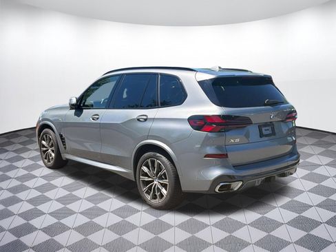 Used 2026 BMW X5 xDrive40i w/ M Sport Package AWD/4WD image 3