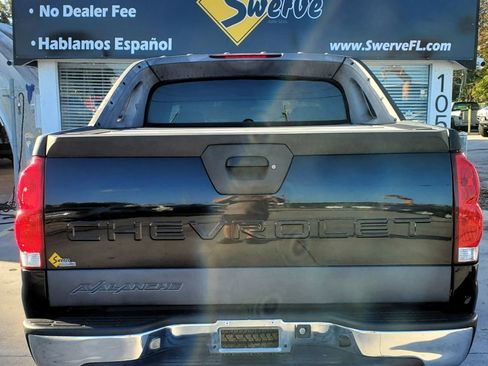 Used 2006 Chevrolet Avalanche Z71 w/ Sun And Sound Package image 12