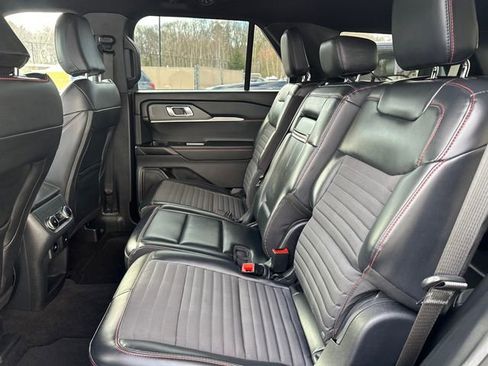 Certified 2025 Ford Explorer ST-Line w/ ST-Line Street Pack image 17