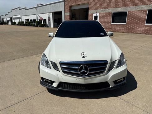 Used 2011 Mercedes-Benz E 350 4MATIC Sedan image 2