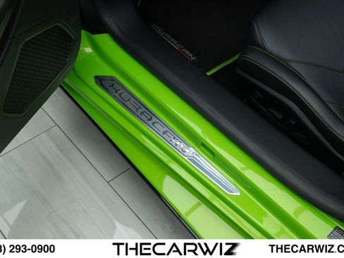 Used 2021 Lamborghini Huracan EVO RWD image 39