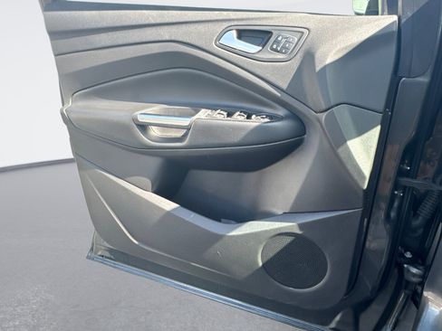 Used 2019 Ford Escape Titanium FWD image 30