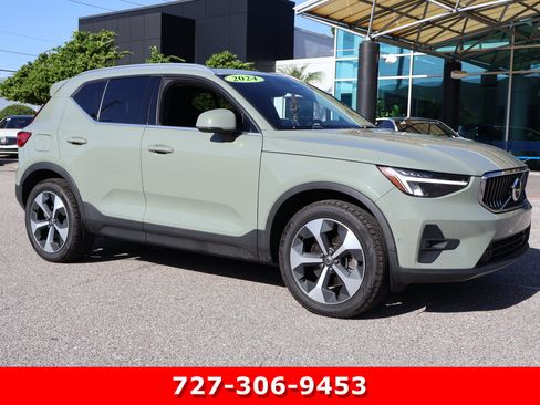 Used 2024 Volvo XC40 B5 Plus AWD/4WD image 10