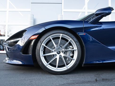 Used 2020 McLaren 720S Spider image 4