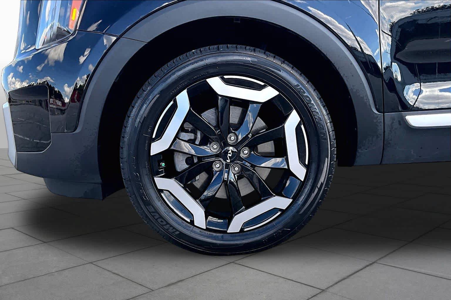 Used 2024 Kia Telluride S w/ S Sunroof Package FWD image 11
