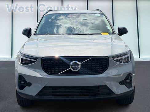 Certified 2026 Volvo XC40 B5 Plus AWD/4WD image 10