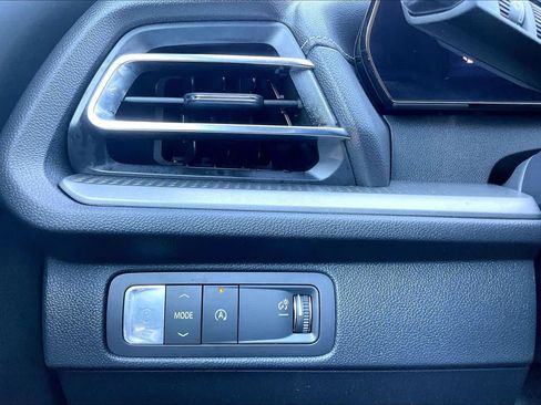 Certified 2026 Chevrolet Traverse LT FWD image 33