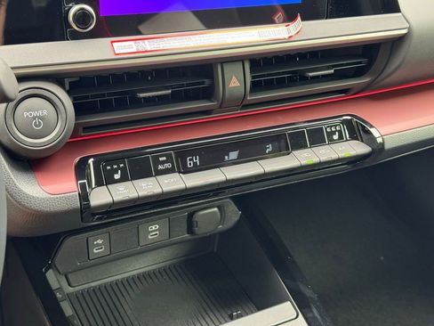 New 2025 Toyota Prius Plug-In Hybrid image 26