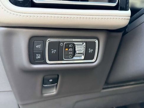 Used 2023 Lincoln Nautilus Reserve AWD/4WD image 21