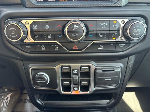 Used 2023 Jeep Wrangler Unlimited Sport image 24