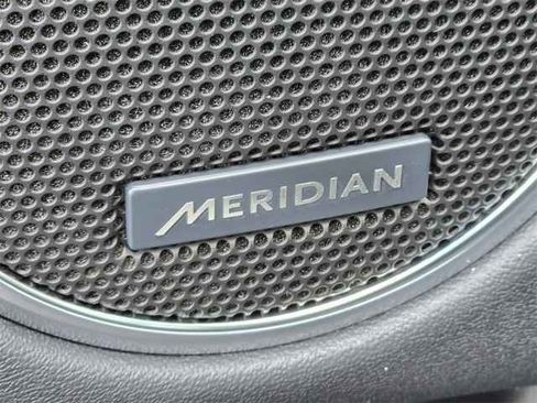 New 2025 Land Rover Discovery Sport S image 7