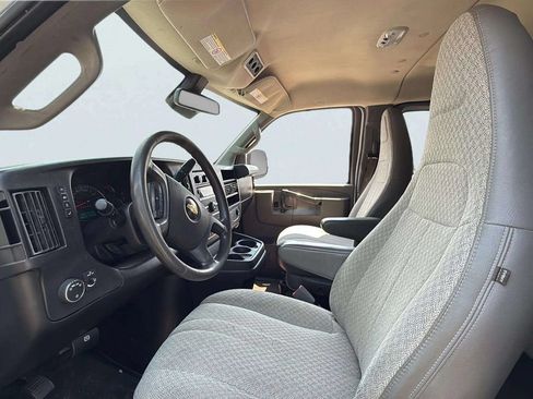Used 2020 Chevrolet Express 3500 LT w/ LT Preferred Equipment Group RWD image 13