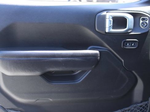Used 2022 Jeep Gladiator Sport AWD/4WD image 15