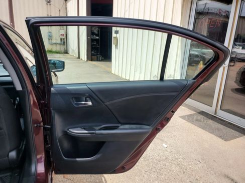 Used 2015 Honda Accord Sport image 23