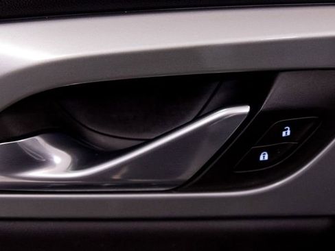 Used 2020 Chevrolet Blazer LT w/ LPO, Black Grille Bar Package image 16