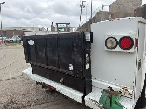 Used 2017 Chevrolet Silverado 3500 W/T image 2
