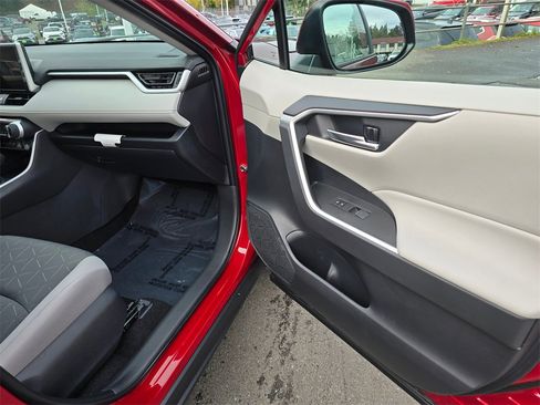 New 2025 Toyota RAV4 XLE image 12