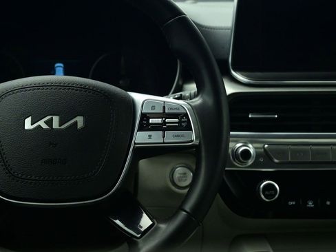 Used 2022 Kia Telluride S image 11