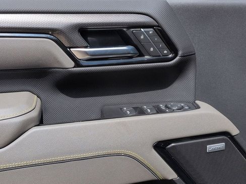 New 2026 Chevrolet Silverado 2500 ZR2 image 9