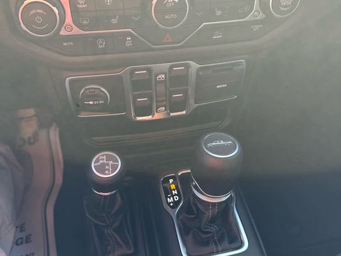 New 2025 Jeep Gladiator Sport AWD/4WD image 13