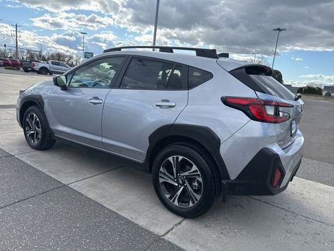 Used 2024 Subaru Crosstrek 2.0i Premium w/ Crosstrek Mirror Package image 9