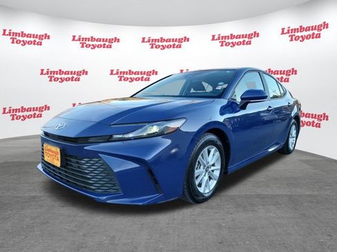 Used 2025 Toyota Camry LE image 22