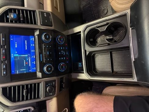 Used 2020 Ford F250 Lariat w/ Lariat Value Package AWD/4WD image 3