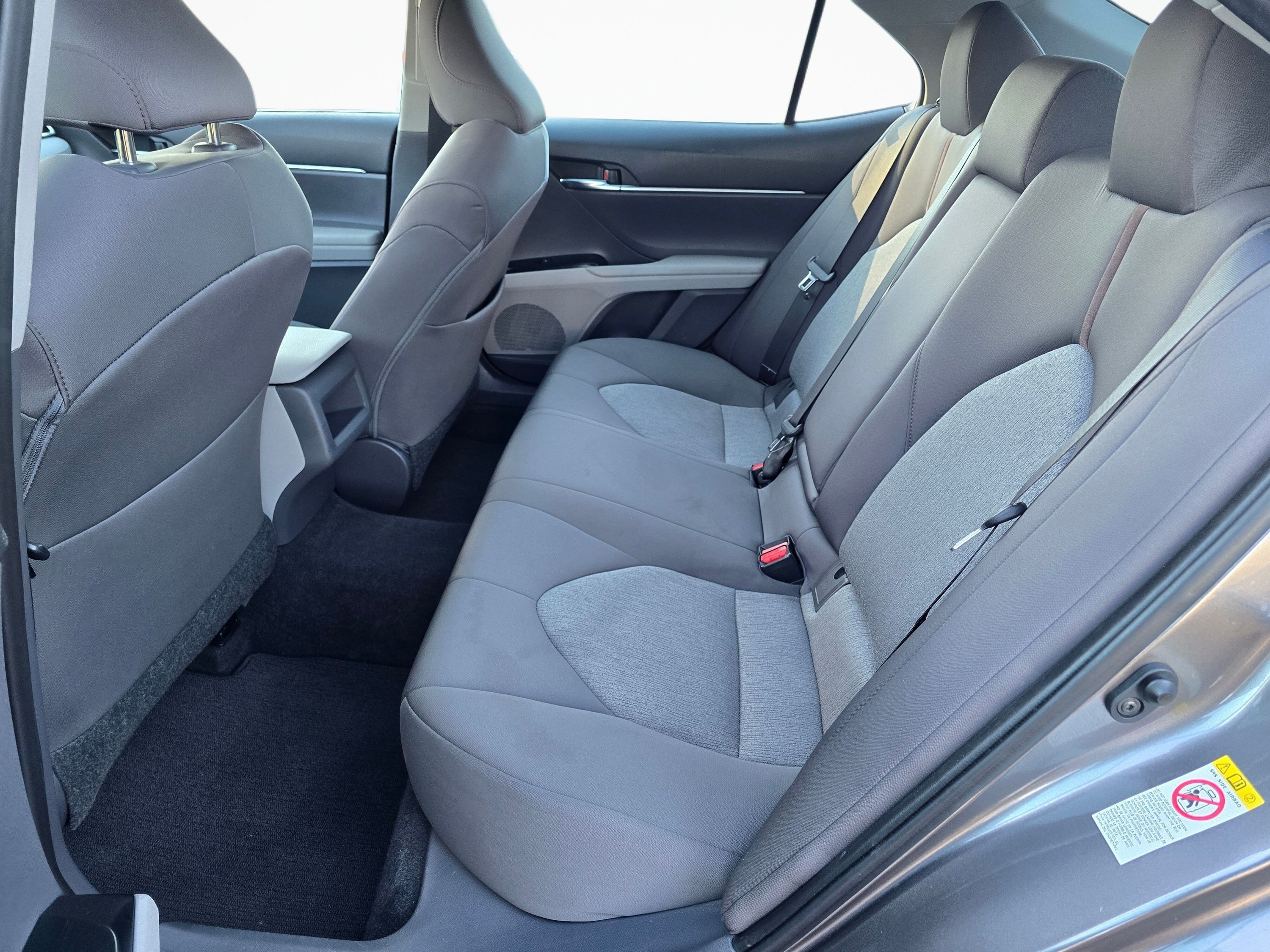 Used 2018 Toyota Camry LE w/ Moonroof Package FWD image 18
