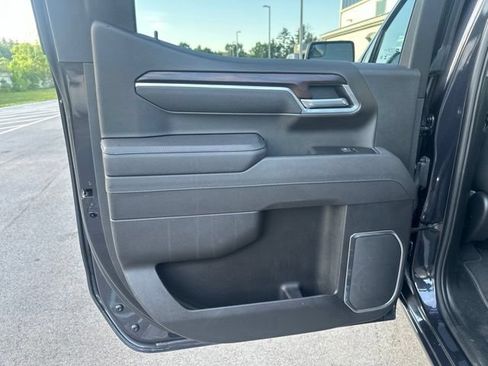 Used 2025 GMC Sierra 1500 SLT AWD/4WD image 16