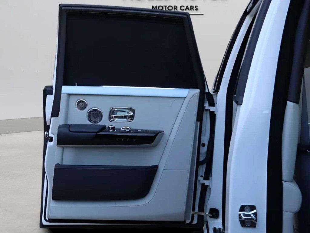 Certified 2019 Rolls-Royce Phantom Sedan RWD image 10