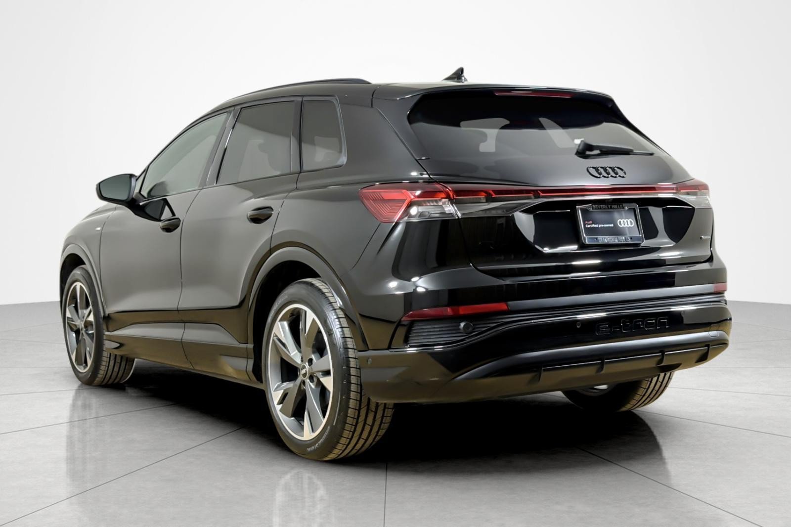 Certified 2024 Audi Q4 e-tron Premium Plus w/ Premium Plus AWD/4WD image 3
