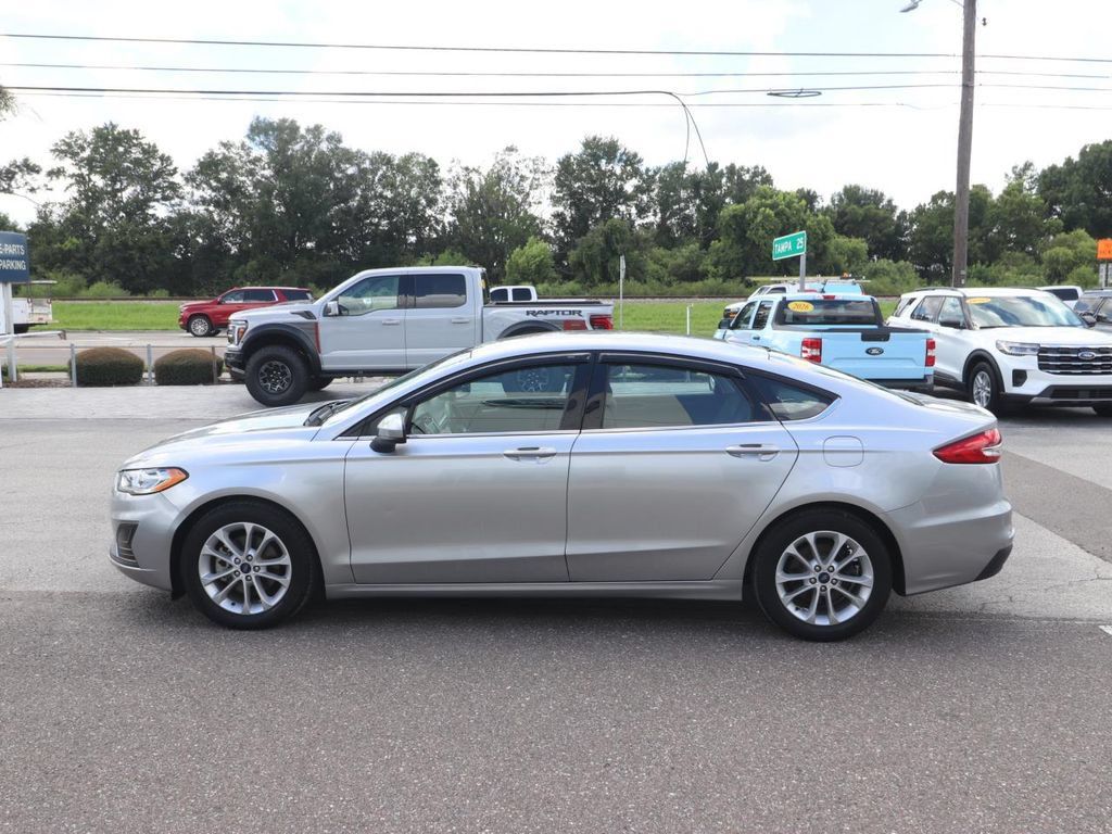 Used 2020 Ford Fusion SE FWD image 5