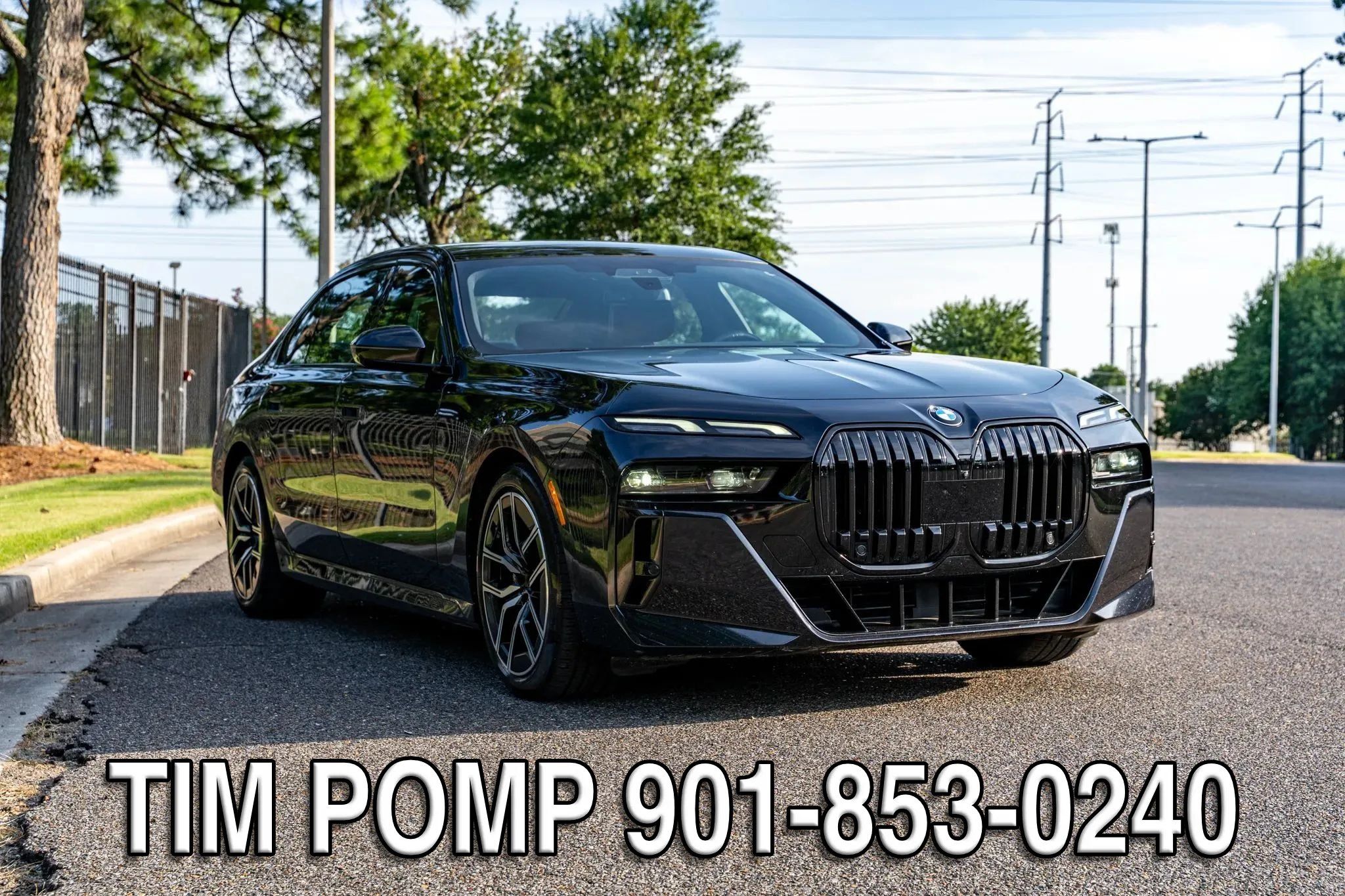 Used 2023 BMW 760i xDrive AWD/4WD image 3