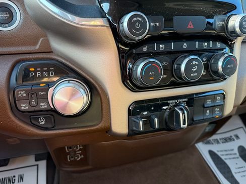 Used 2022 RAM 1500 Laramie AWD/4WD image 33