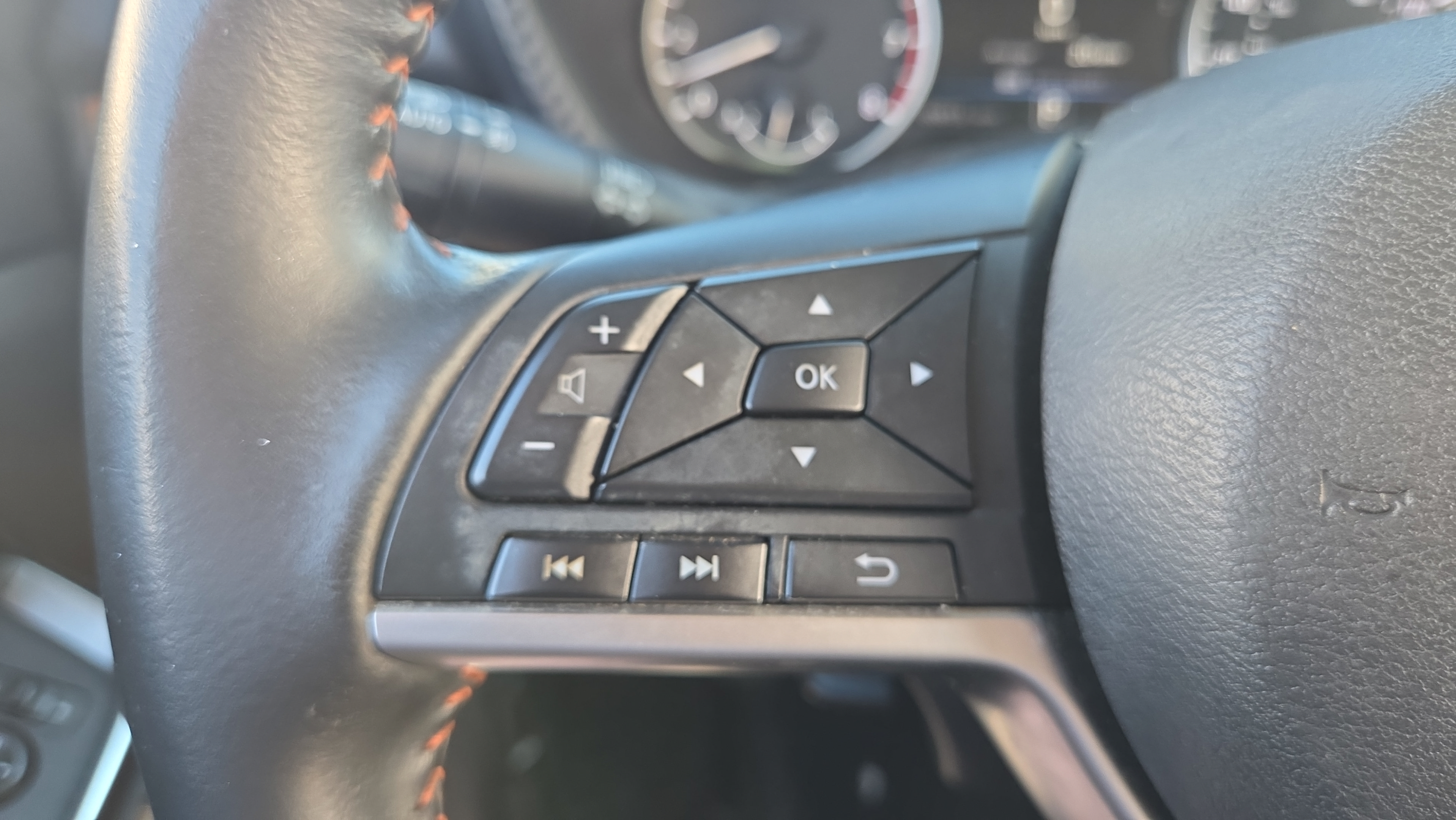Used 2022 Nissan Sentra SR w/ Electronics Package FWD image 19