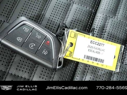 Used 2026 Cadillac Escalade ESV Platinum Sport w/ LPO, ONYX Package AWD/4WD image 40