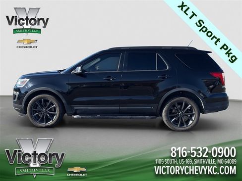 Used 2018 Ford Explorer XLT w/ Equipment Group 202A image 3