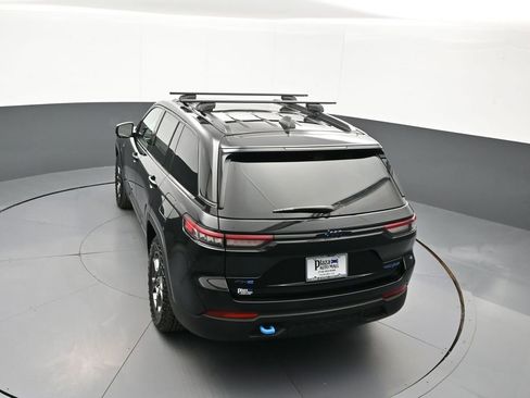 Used 2024 Jeep Grand Cherokee Trailhawk image 40