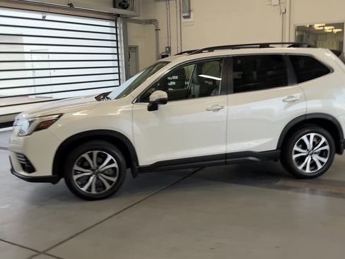 Used 2024 Subaru Forester Limited AWD/4WD image 9