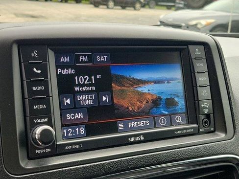 Used 2018 Dodge Grand Caravan SE FWD image 23