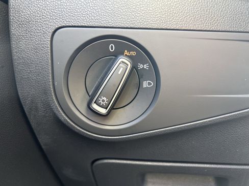 Certified 2024 Volkswagen Tiguan SE image 19