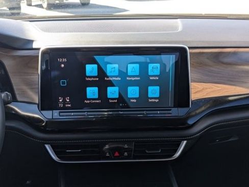 Used 2024 Volkswagen Atlas SE image 37