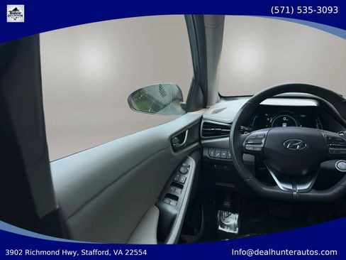 Used 2020 Hyundai Ioniq SE FWD image 27