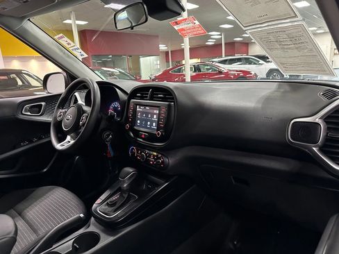 Used 2021 Kia Soul S FWD image 31