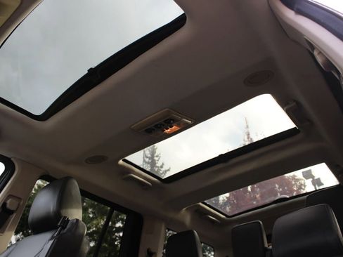 Used 2011 Land Rover LR4 HSE LUX image 39