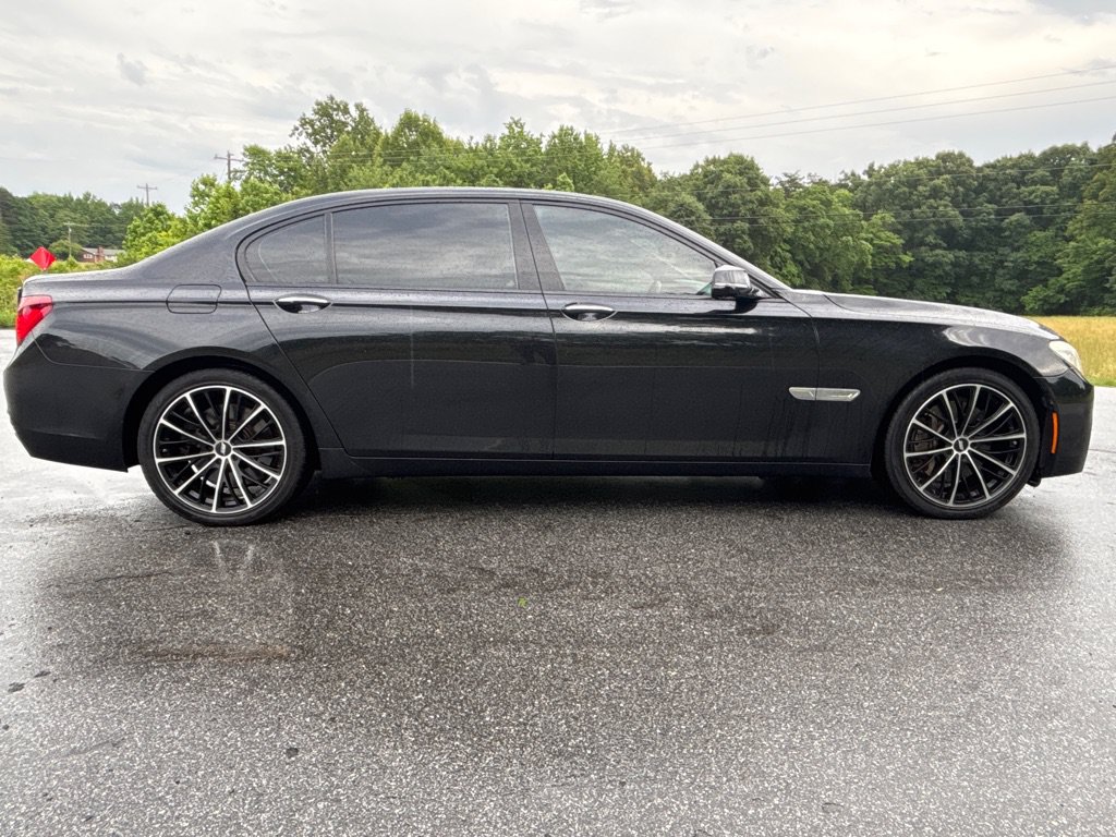 Used 2014 BMW 750Li RWD image 6