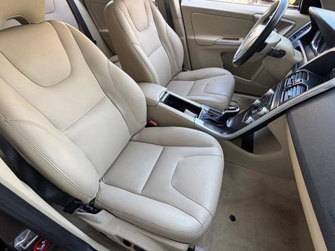 Used 2015 Volvo XC60 T5 image 19