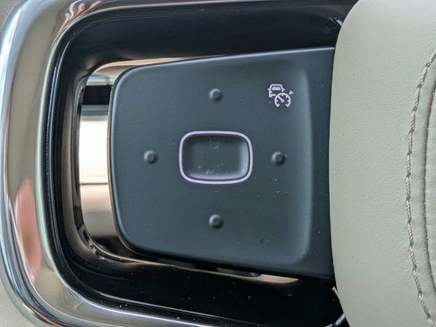Certified 2024 Lincoln Nautilus Premier AWD/4WD image 26