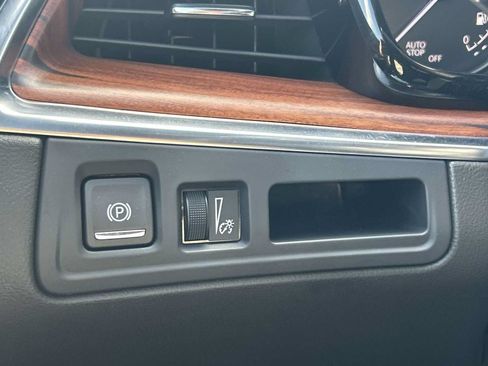 Certified 2024 Cadillac XT5 Premium Luxury AWD/4WD image 19