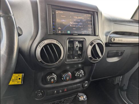 Used 2016 Jeep Wrangler Unlimited Sport w/ Quick Order Package 24S AWD/4WD image 17
